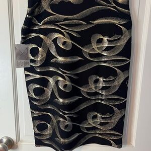 Black and gold Pencil skirt. Cassie.